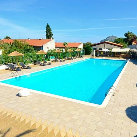 Calanica 4*