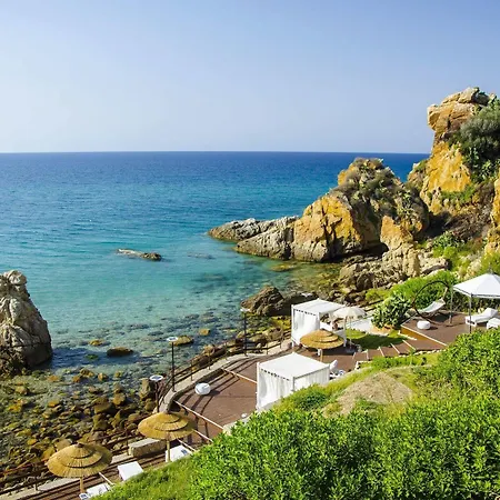 Calanica Resort 4*