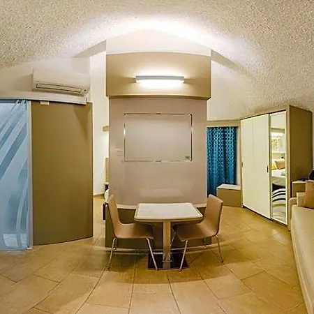 Calanica 4*