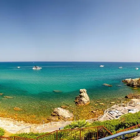 Calanica 4*