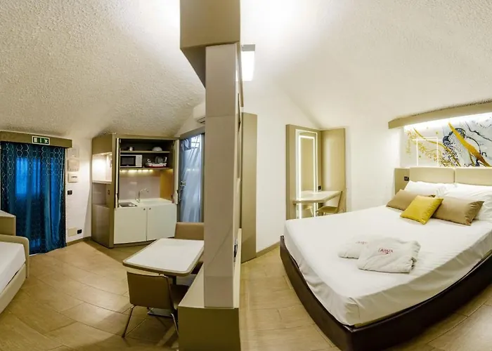 Calanica 4* تْشيفالو