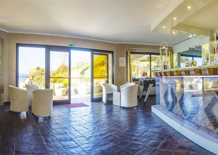 Calanica 4* Чефалу