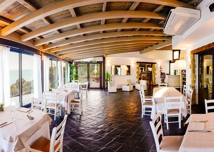 Calanica 4* تْشيفالو