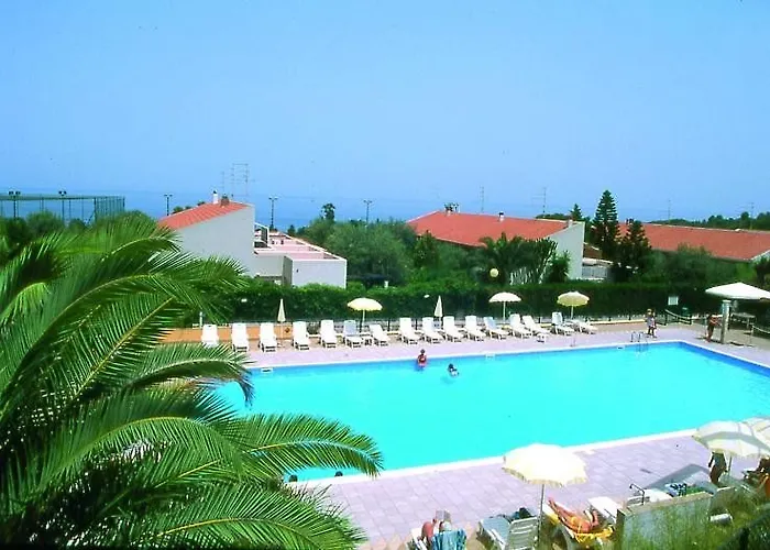 Calanica 4* تْشيفالو